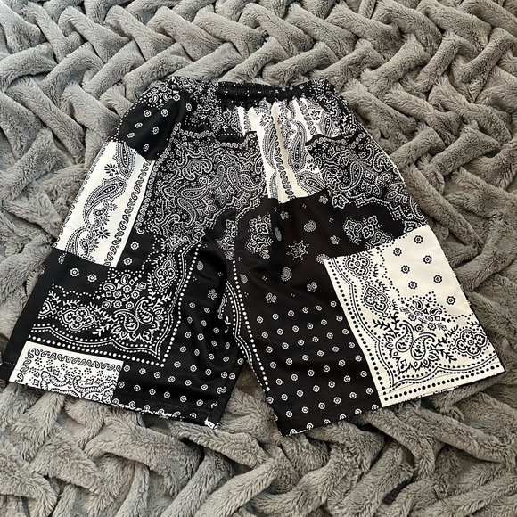 2 pairs mens shorts size small - Picture 8 of 11